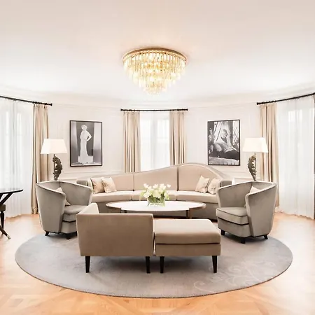Maria Cristina, A Luxury Collection Hotel,