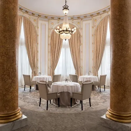 Maria Cristina, A Luxury Collection Hotel, 5*