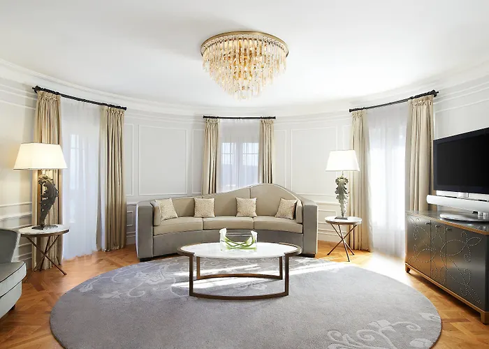 Maria Cristina, A Luxury Collection Hotel, Hotel