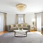 Maria Cristina, A Luxury Collection Hotel, ホテル