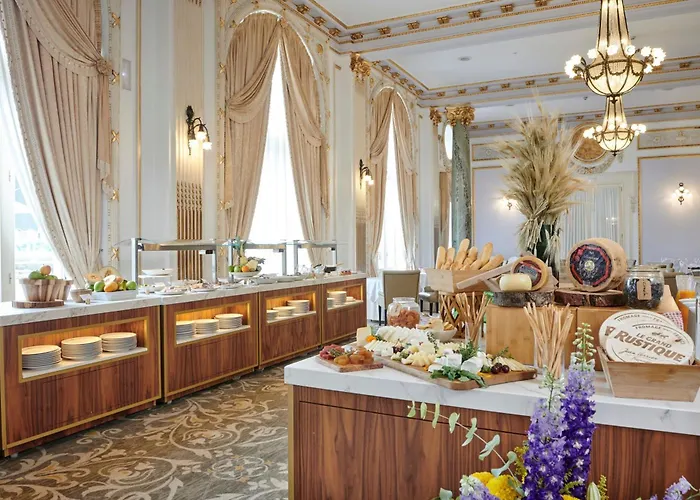 Maria Cristina, A Luxury Collection Hotel,